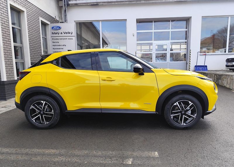 Nissan Juke (2024) 1.6 HEV 143k N-CONNECTA, DEMO - fotka 4 z 17