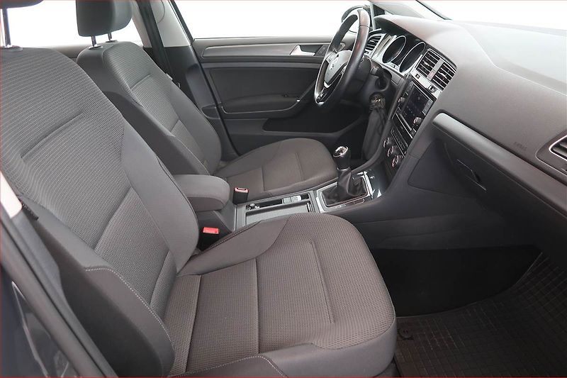 Volkswagen Golf (2018) 1.6 TDI, Serv.kniha, Tempomat - fotka 9 z 16