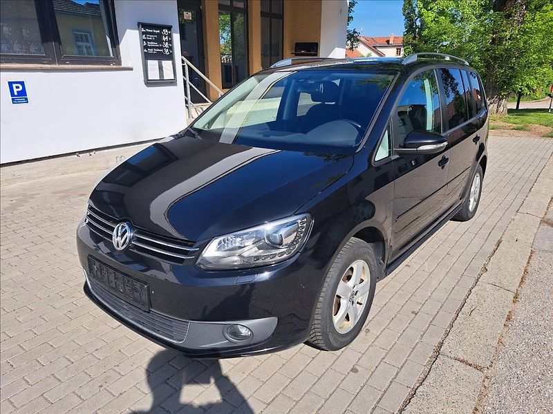Volkswagen Touran 1,6 TDI Comfortline - fotka 3 z 43