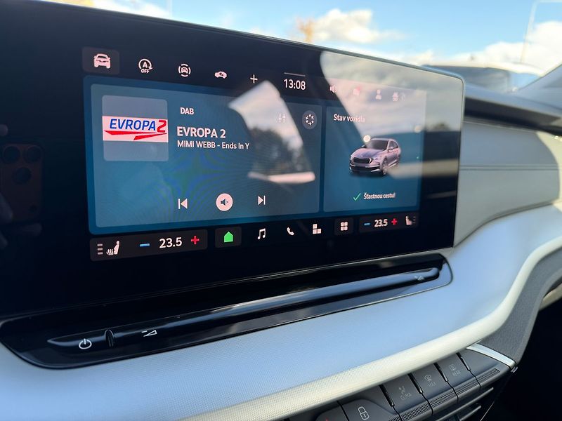 Škoda Octavia Selection  2,0TDI 85kW Matrix - fotka 9 z 17