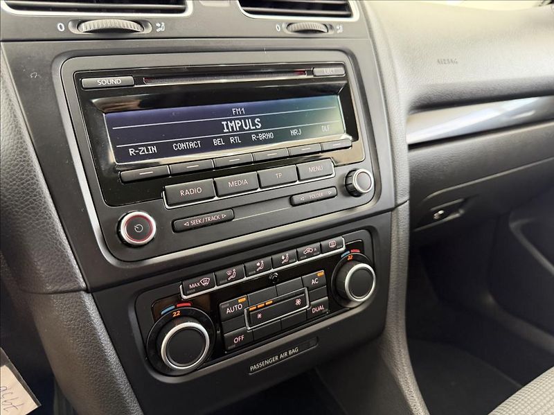 Volkswagen Golf 2,0 TDi, digi-klima, - fotka 10 z 22
