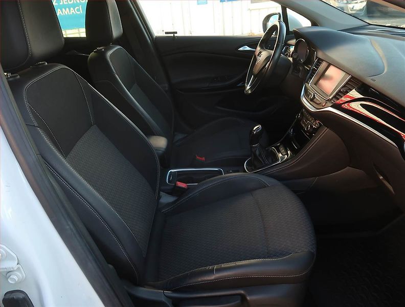 Opel Astra (2016) Innovation 1.4 T, Serv.kniha - fotka 9 z 18