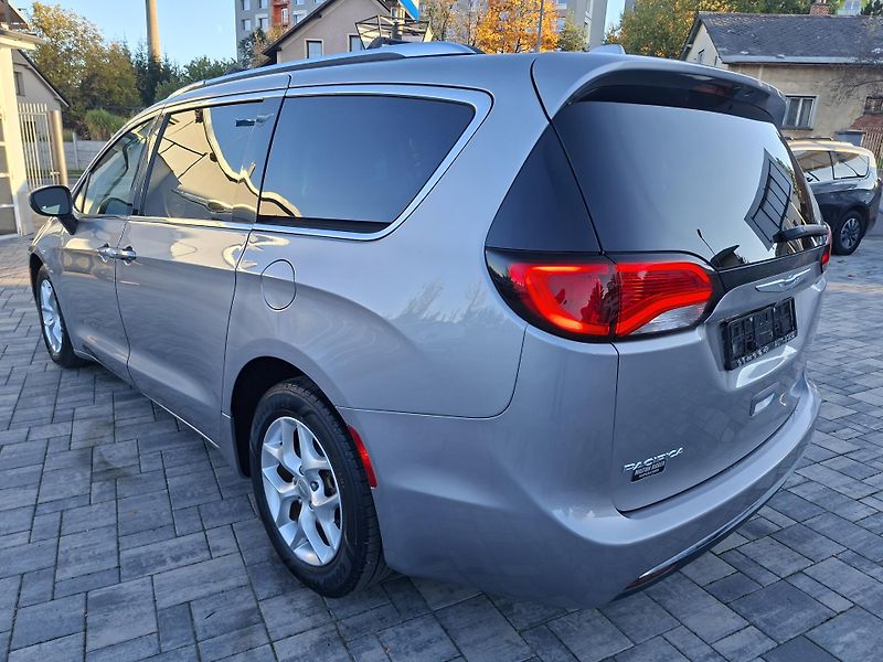 Chrysler Pacifica (2017) 3,6L V6 Touring L PLUS,DVD,And - fotka 5 z 35