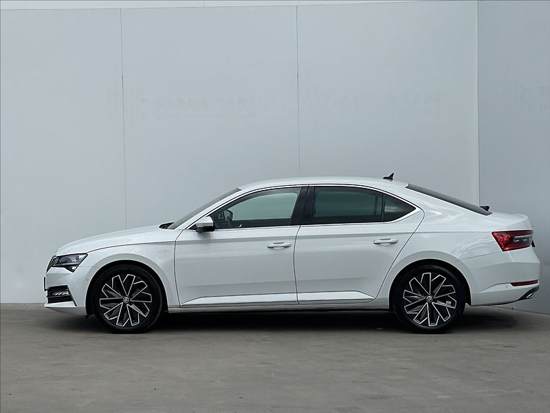 Škoda Superb 2,0 TDI DSG L&K TAŽNÉ+DCC+ACC - fotka 2 z 25