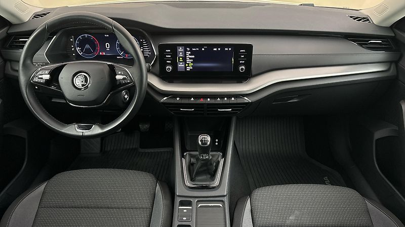 Škoda Octavia 2.0 TDI Ambition - fotka 8 z 24