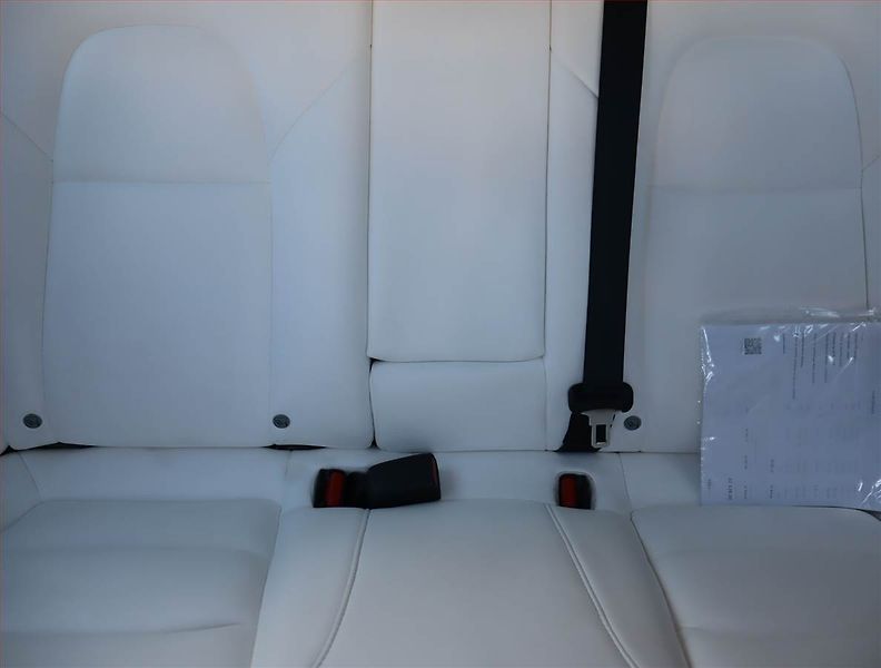 Tesla Model 3 (2019) Performance 78kWh, SoH 80% - fotka 9 z 18