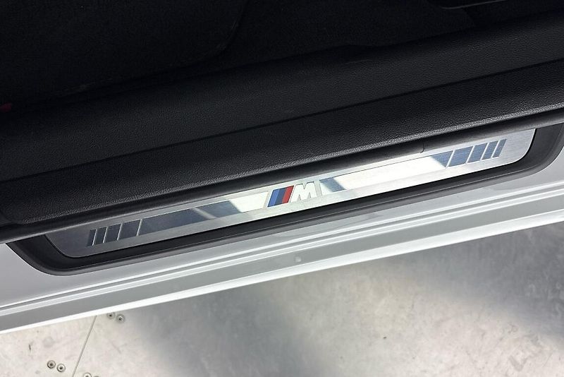 BMW Řada 3 320d xDrive - fotka 17 z 26