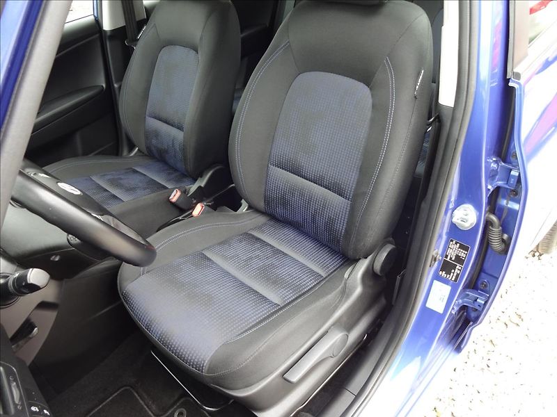 Hyundai ix20 1,6 i 91kW 56 000km - fotka 17 z 48