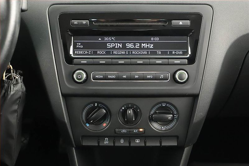 Škoda Rapid (2015) Ambition 1.2 TSI, Serv.kniha - fotka 11 z 12