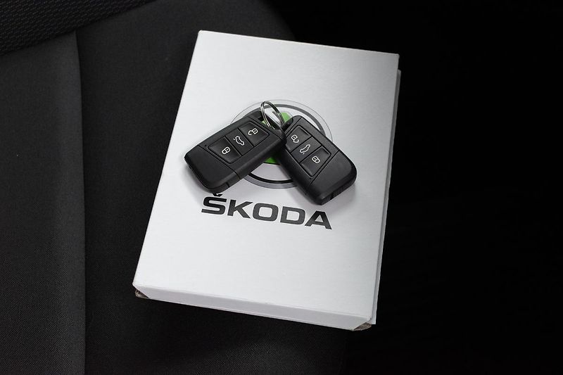 Škoda Karoq 2.0 TDI*REZERVACE* - fotka 31 z 40
