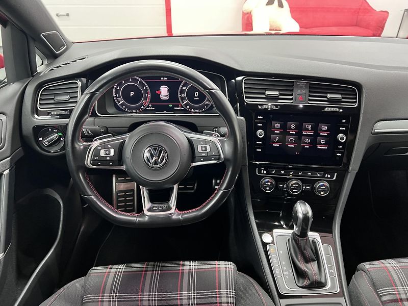 Volkswagen Golf GTI Performance 180 kW - fotka 20 z 50