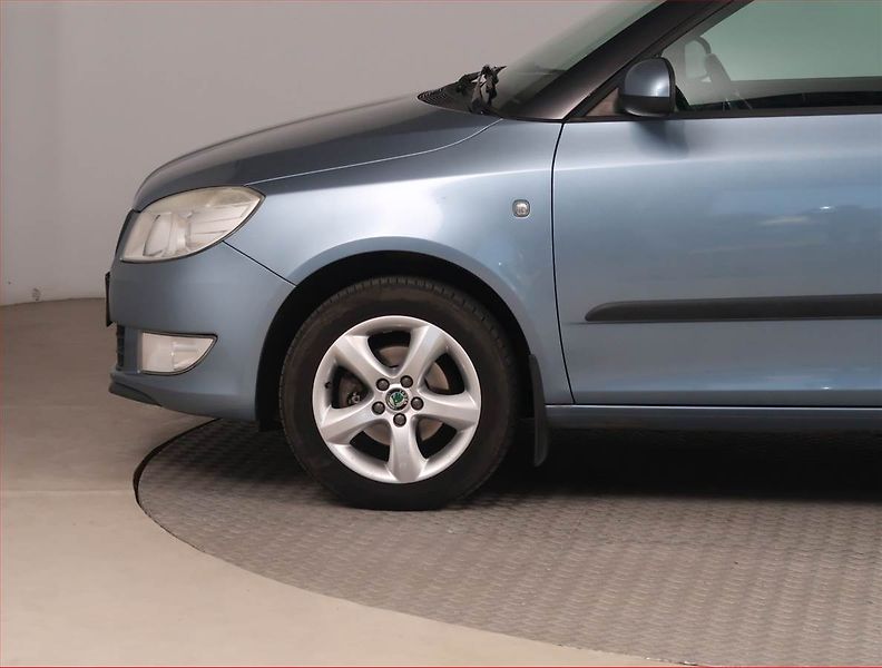 Škoda Fabia (2011) Elegance 1.2 TSI, Tempomat - fotka 14 z 14
