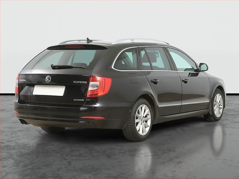 Škoda Superb (2014) 1.6 TDI, Xenony, Tempomat - fotka 5 z 16