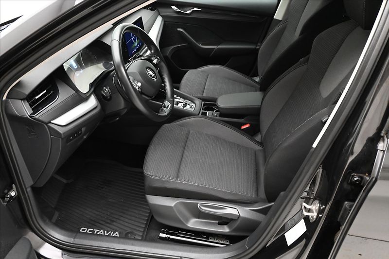 Škoda Octavia 2,0 TDI 110 kW DSG TAŽNÉ Záruk - fotka 13 z 32