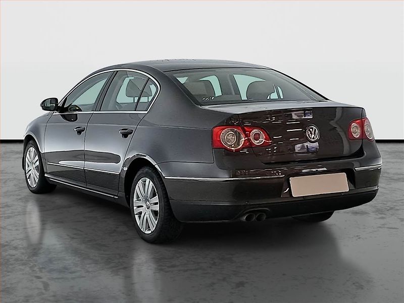 Volkswagen Passat (2010) 2.0 TDI, Automat, po STK - fotka 4 z 18