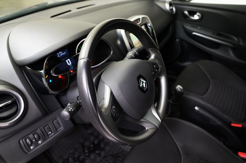 Renault Clio - fotka 13 z 22