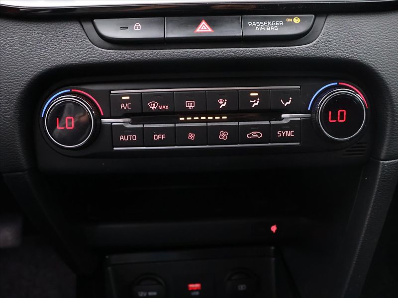 Kia XCeed 1,5 T-GDi 118kW Exclusive CZ - fotka 21 z 32