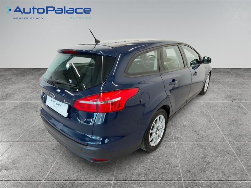 Ford Focus 1,5 TDCI TITANIUM 62 500KM - fotka 4 z 16
