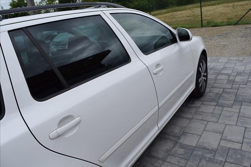 Škoda Octavia 1,2 TSI 77KW 2XKOLA XENONY - fotka 10 z 43