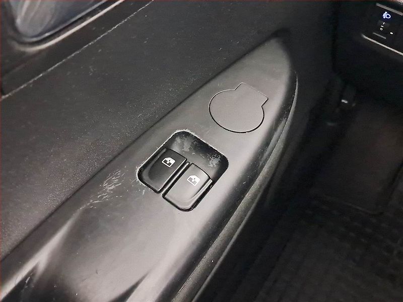 Hyundai i20 (2014) 1.2, Serv.kniha - fotka 17 z 18