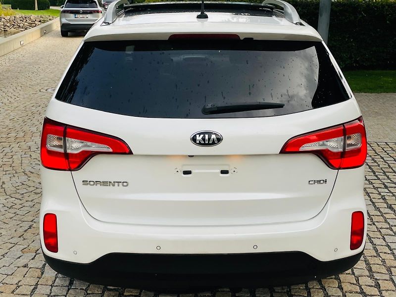 Kia Sorento 2.2D 4x4 MANUÁL KAMERA TAŽNÉ - fotka 16 z 48