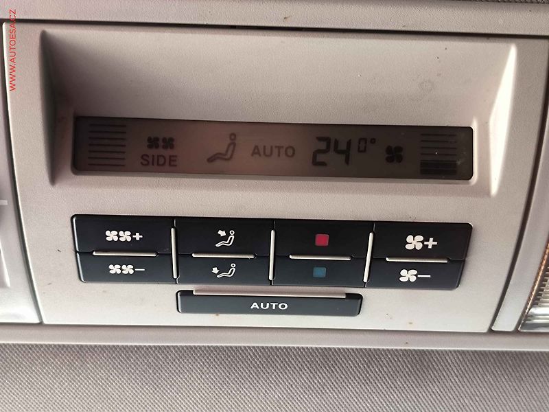 Volkswagen Multivan (2006) 2.5TDi 4x4 - fotka 16 z 20