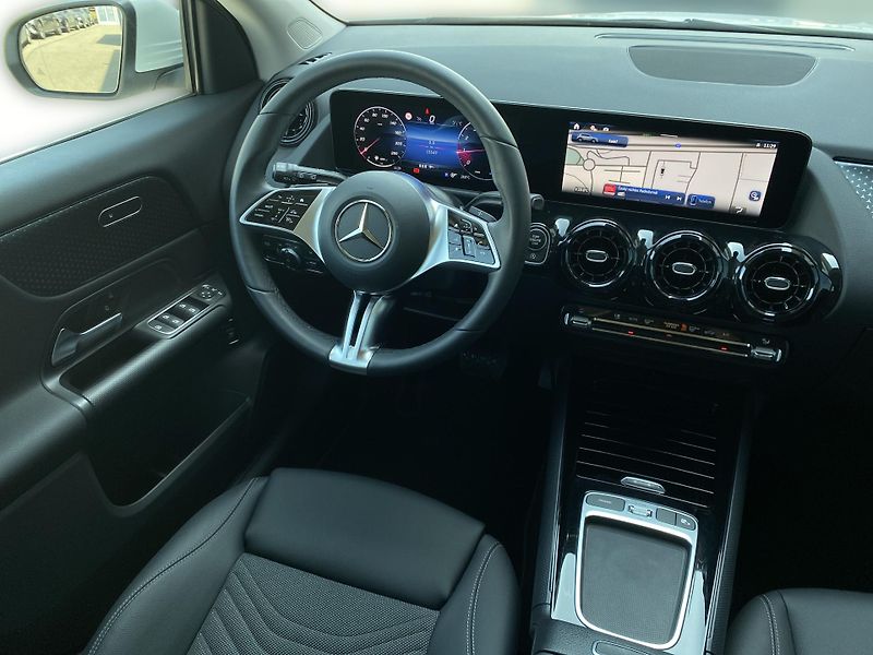 Mercedes-Benz GLA GLA 220 4M Advanced - fotka 13 z 28