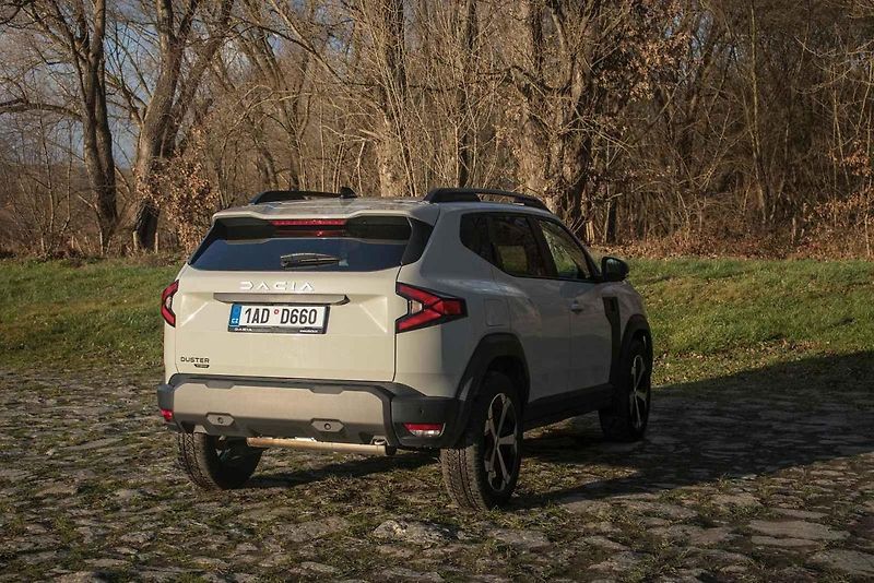 Dacia Duster se letos začala prodávat ve třetí generaci.
