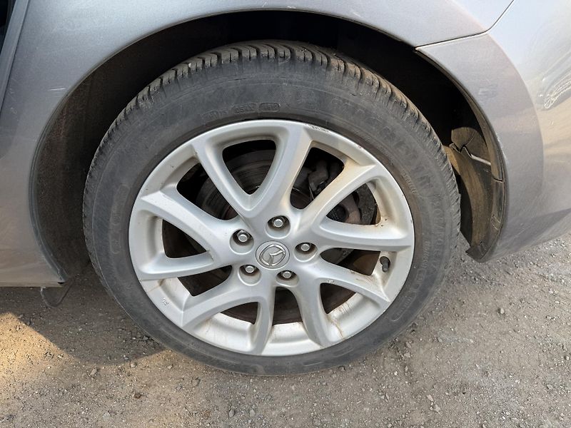 Mazda 3 2.2 D - fotka 18 z 19