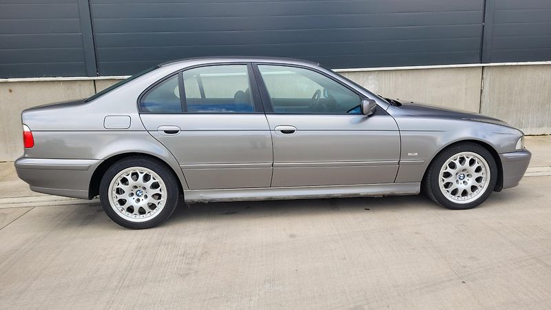 BMW Řada 5 520i 125kw  - fotka 8 z 20