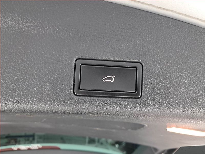 Volkswagen Sharan (2017) 2.0 TDI BMT, 4X4, 7 míst - fotka 19 z 20