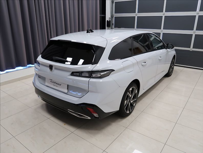 Peugeot 308 1,2 PT AT ALLURE NAVI KAMERA - fotka 4 z 37