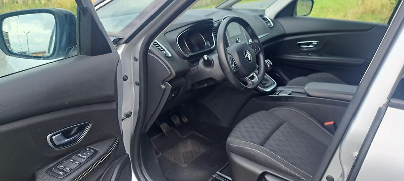 Renault Scénic 1,3TCE 103KW 7 MÍST - fotka 12 z 14
