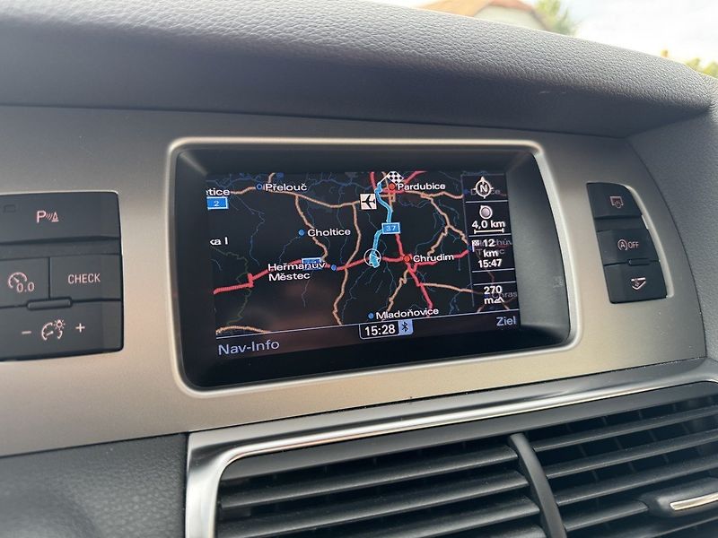 Audi Q7 (2012) 3.0TDi S-Line Vzduch Panorama - fotka 10 z 50