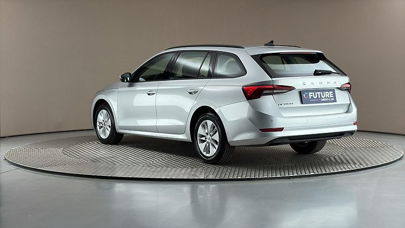Škoda Octavia 1.0 TSI Ambition Combi - fotka 2 z 24