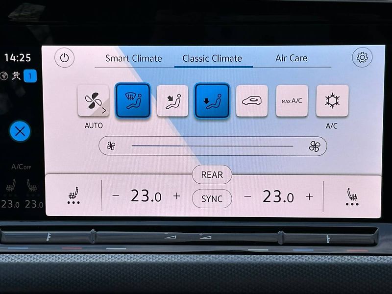 Volkswagen Golf (2022) 1.5 TSI 110 kW Webasto  Záruka - fotka 21 z 34