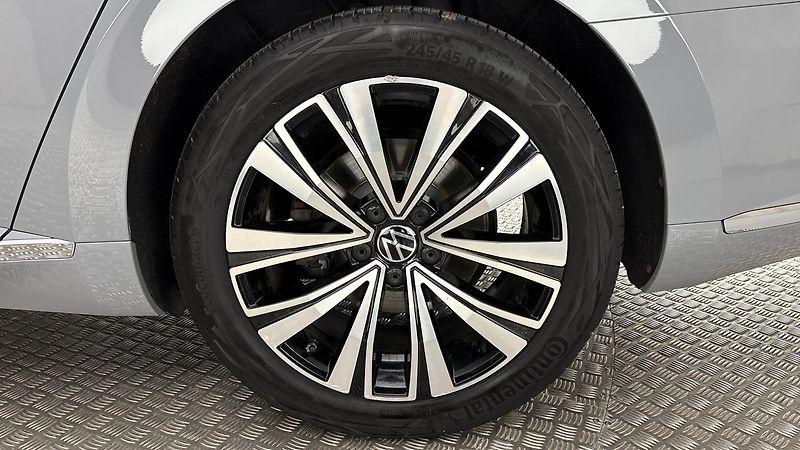 Volkswagen Arteon 2.0 TDI DSG Elegance Shooting - fotka 19 z 31