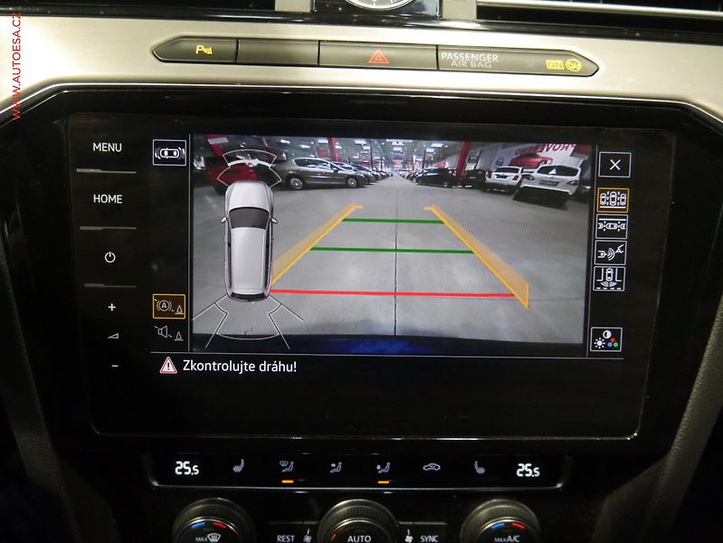 Volkswagen Passat (2019) 2.0 TDi, DSG, navi, LED - fotka 16 z 21