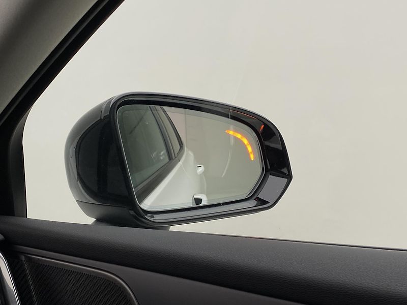 Volvo V60 B4 DARK PLUS AUT  - fotka 36 z 59