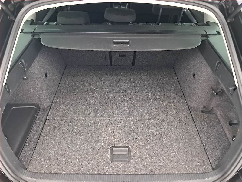 Škoda Octavia (2013) 2.0 TDI, Navi, Xenony - fotka 14 z 18