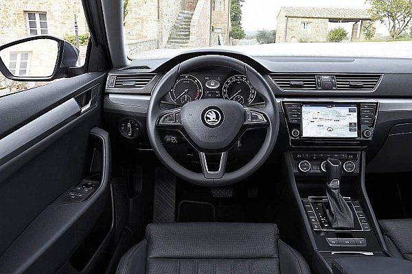 Škoda Superb.