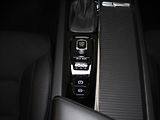 Volvo XC60 2,0 T5 184kW AWD Mom.PRO Pano. - náhled 15
