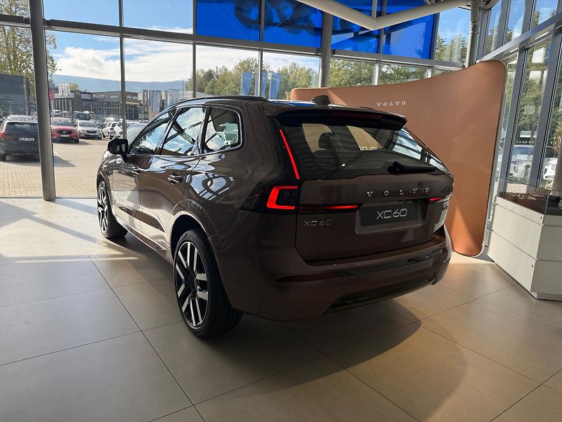 Volvo XC60 (2026) T6 AWD XLR ULTRA DARK Execut. - fotka 11 z 21
