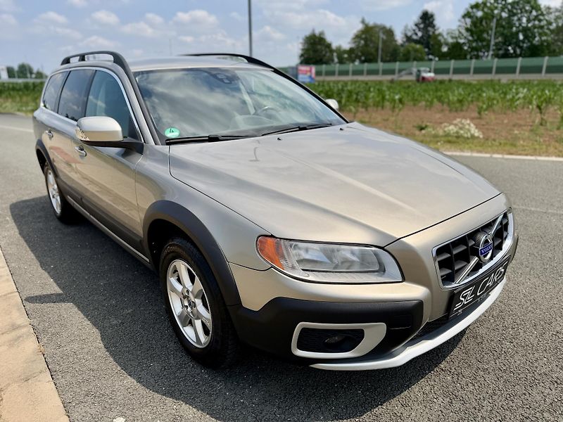 Volvo XC70 2.4 D4 4X4 MANUAL SERVISKA - fotka 7 z 45