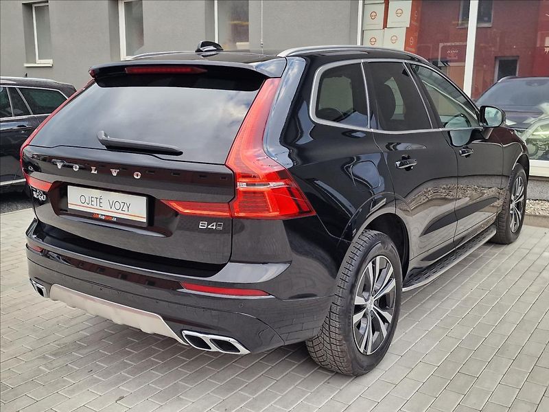 Volvo XC60 B4 145kW AWD Momentum Pro,ČR - fotka 10 z 50