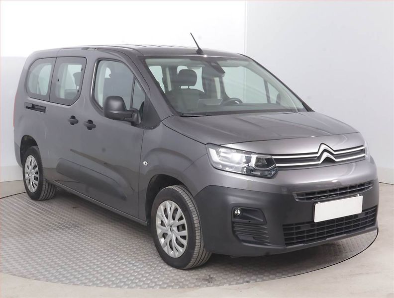 Citroën Berlingo (2022) Maxi Live Pack 1.2 PureTech - fotografie inzerátu