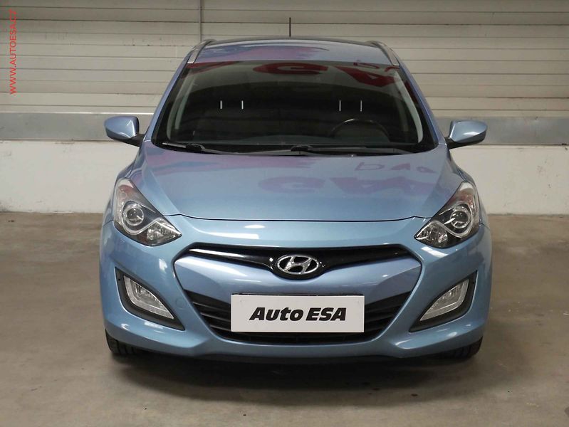 Hyundai i30 (2015) 1.4i, ČR, Klima - fotka 2 z 17