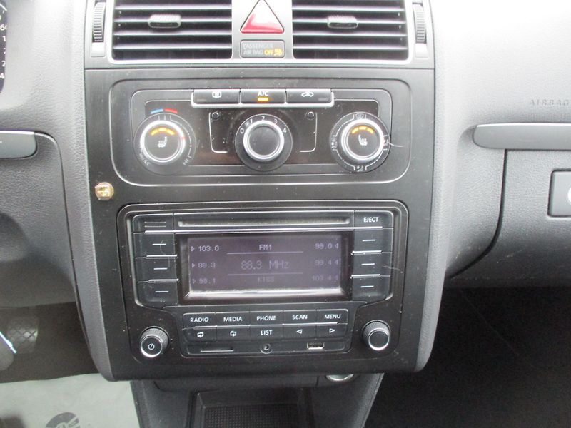 Volkswagen Touran 1.2TSi 77kW TL*L+Z PNEU*VÝHŘEV - fotka 17 z 39