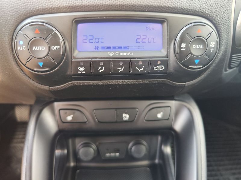 Hyundai ix35 1.7 CRDI/85kW trikolor - fotka 19 z 26