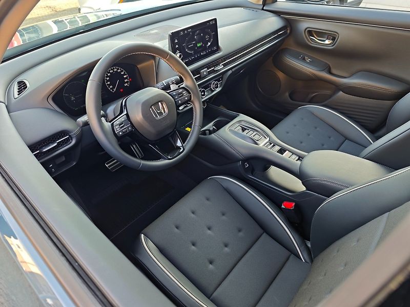 Honda ZR-V (2026) 2.0e:HEV 135kW Sport MR2027!!! - fotka 14 z 21